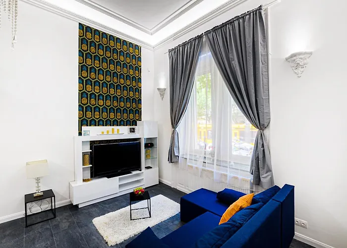 One-Bedroom King Suite