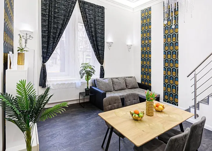 One-Bedroom King Suite