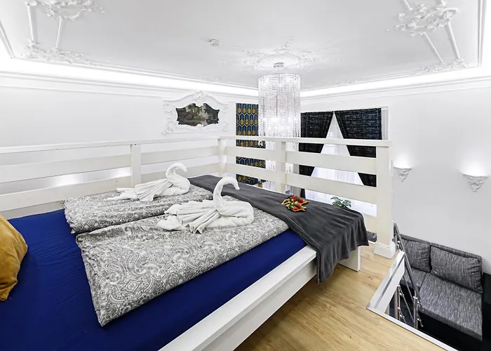 One-Bedroom King Suite