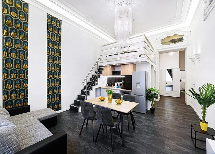 One-Bedroom King Suite